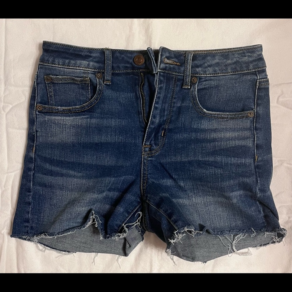 American Eagle women’s dark wash denim shorts.